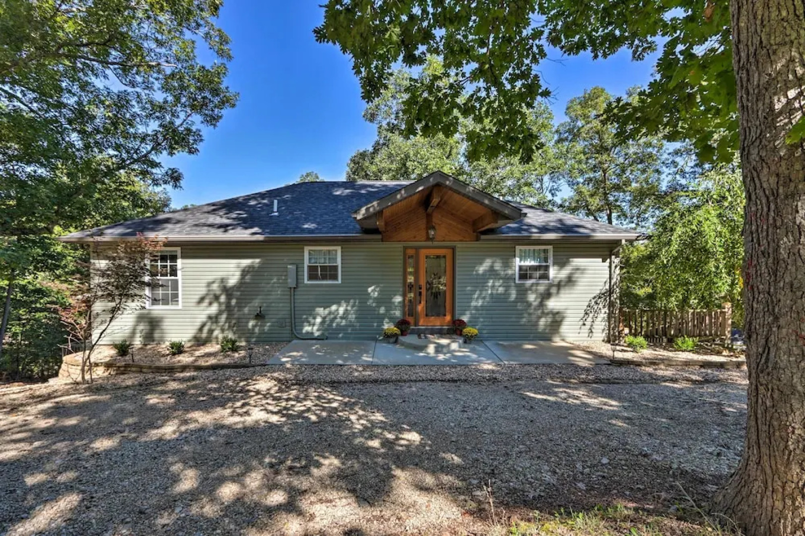 Dock & Jet Ski Slip: Lakeside Sunrise Beach Home!