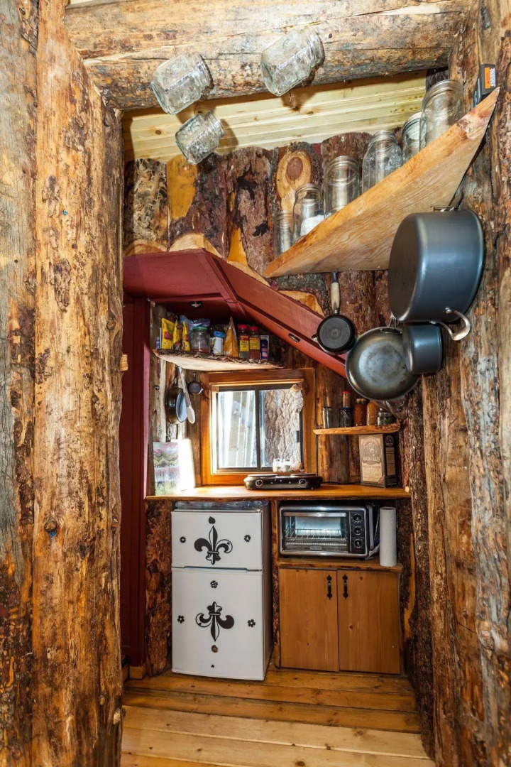 Treehouse by the Stream