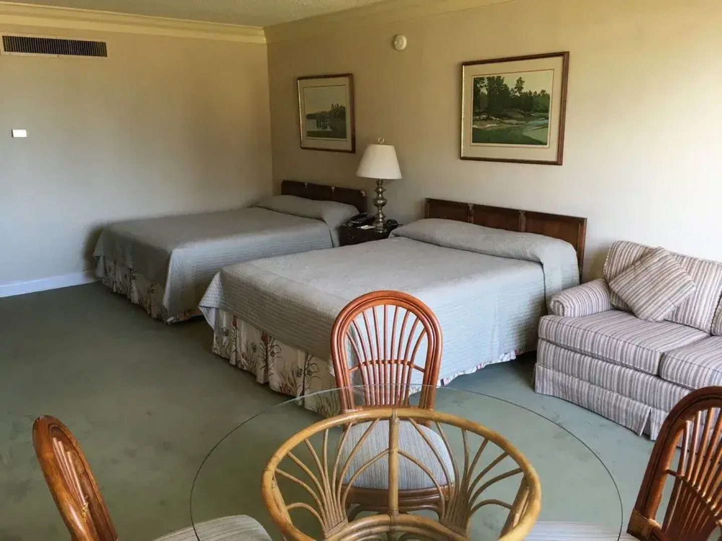 The Inn at Houndslake