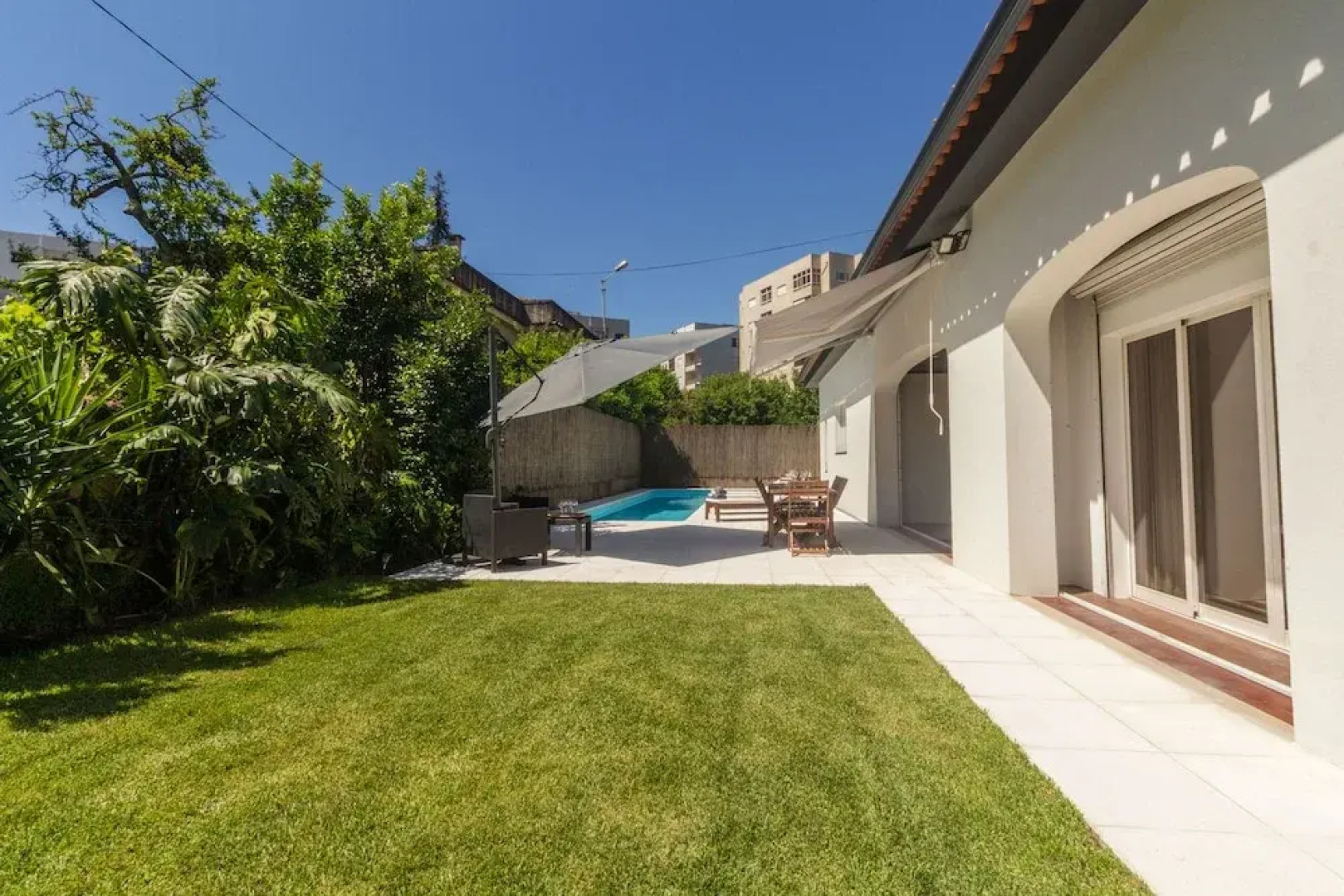 Quinta de Infias villa with pool close to city center