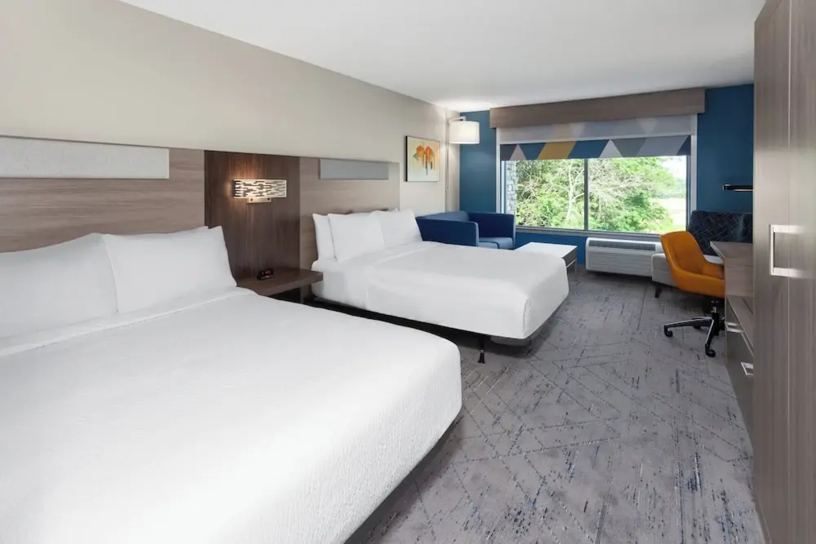 Holiday Inn Express & Suites Reedsburg - Dells Area by IHG