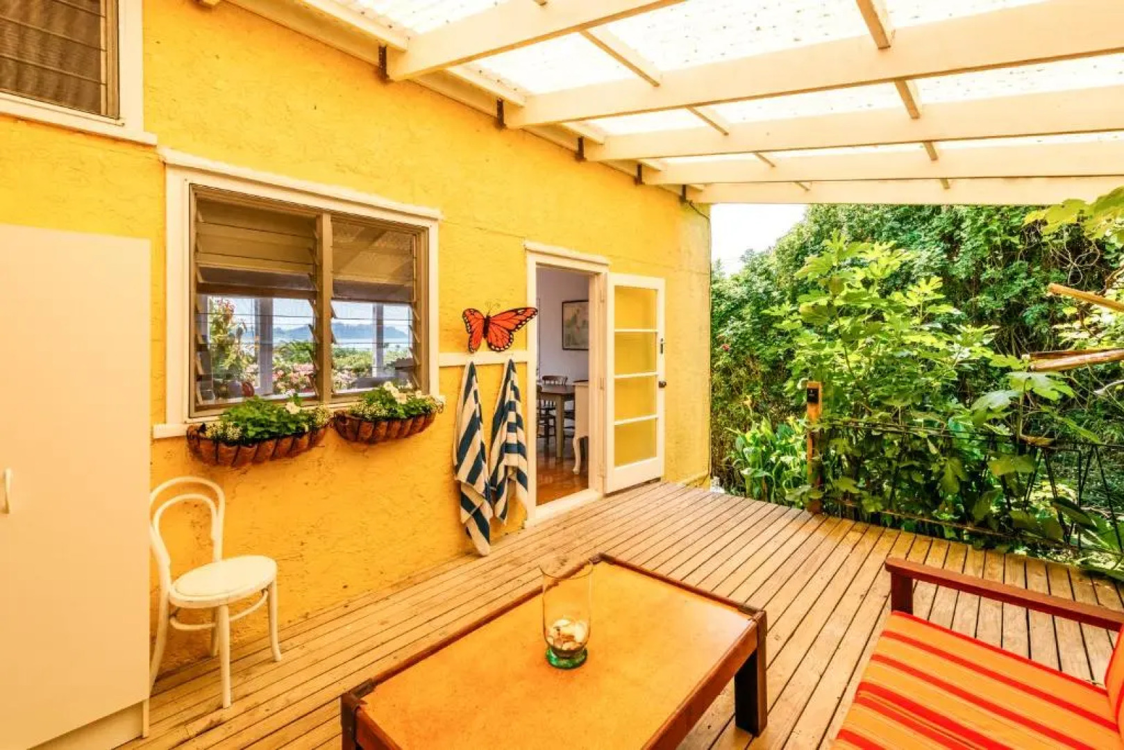 Sunshine Cottage by the Sea