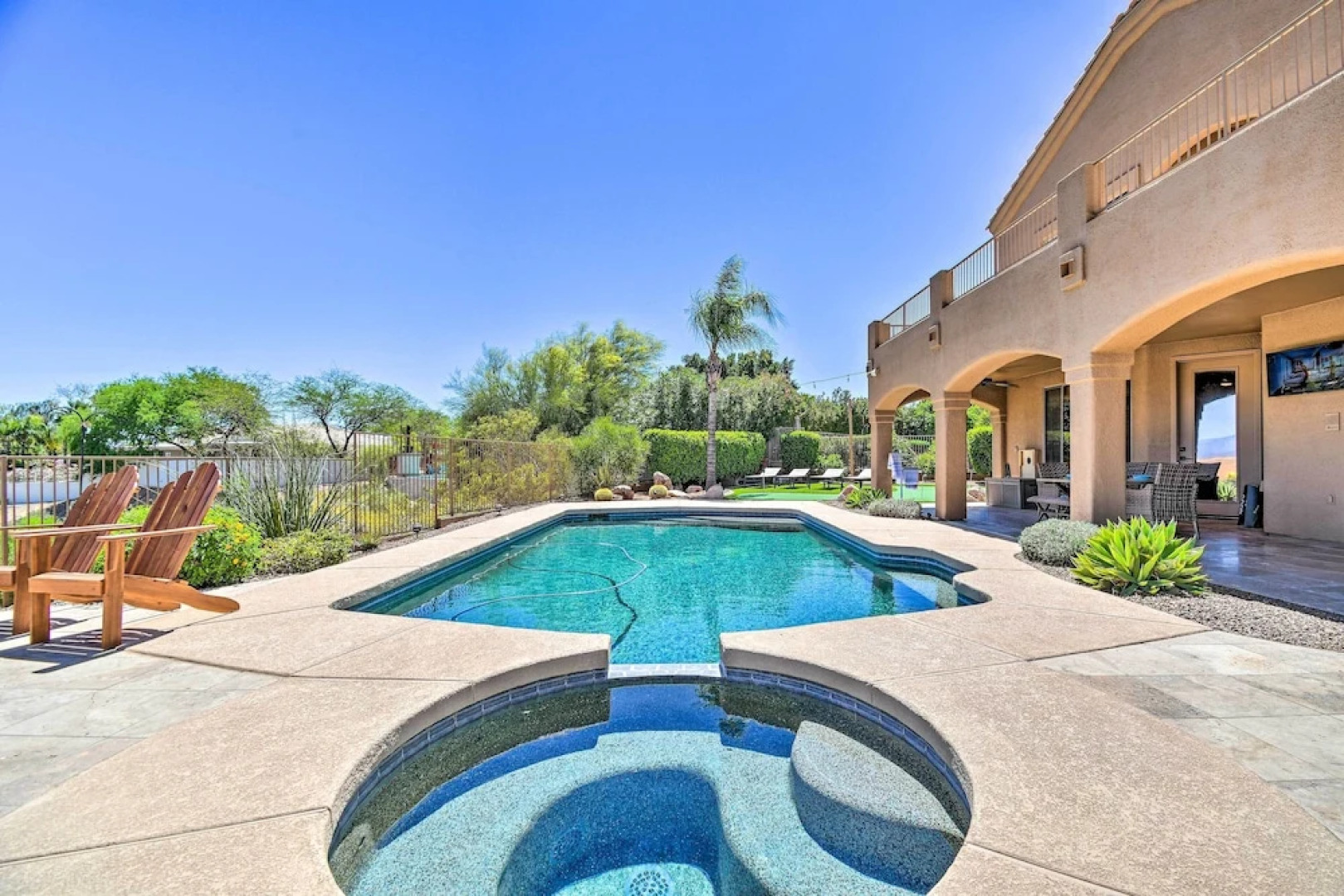 Pool, Spa & Putting Green: Fountain Hills Home!