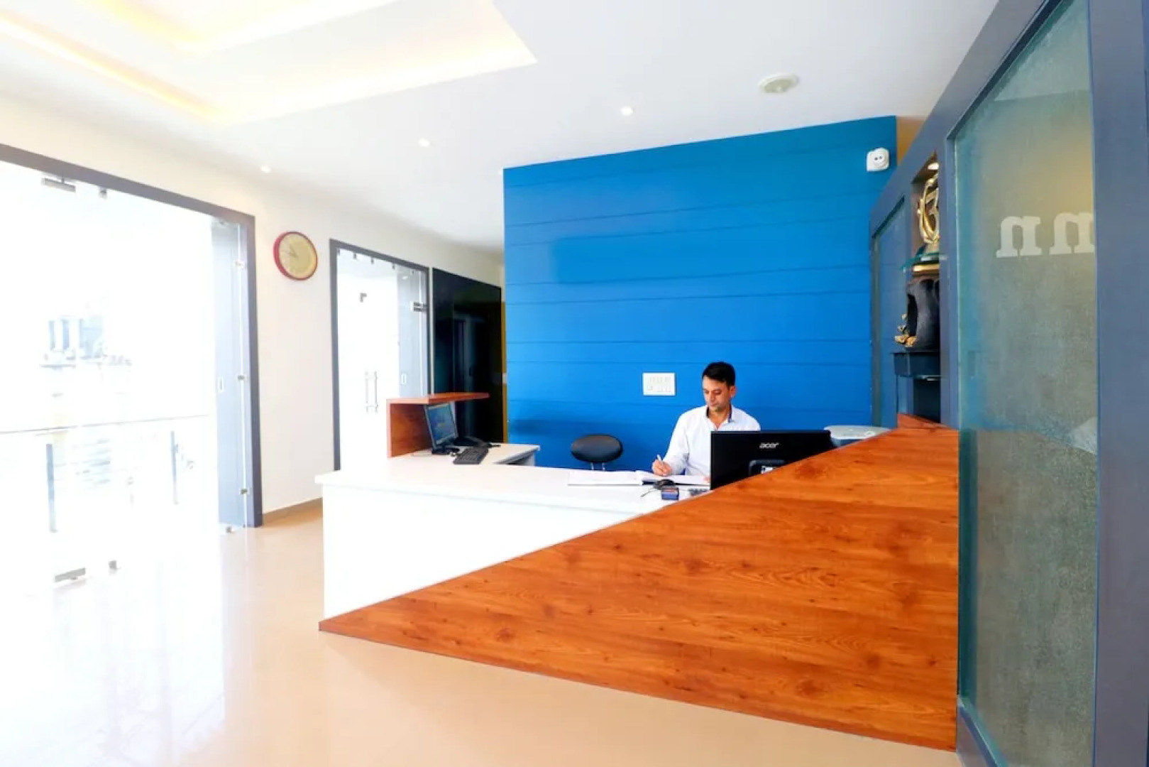 OYO 3131 Hotel BR Inn