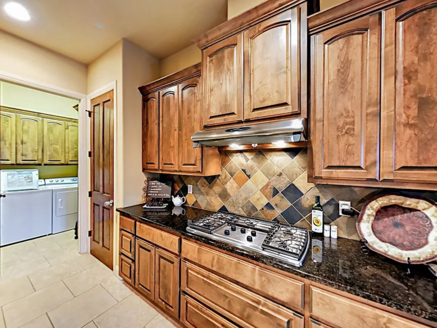 416 Lakeway - 3 Bedroom Condo