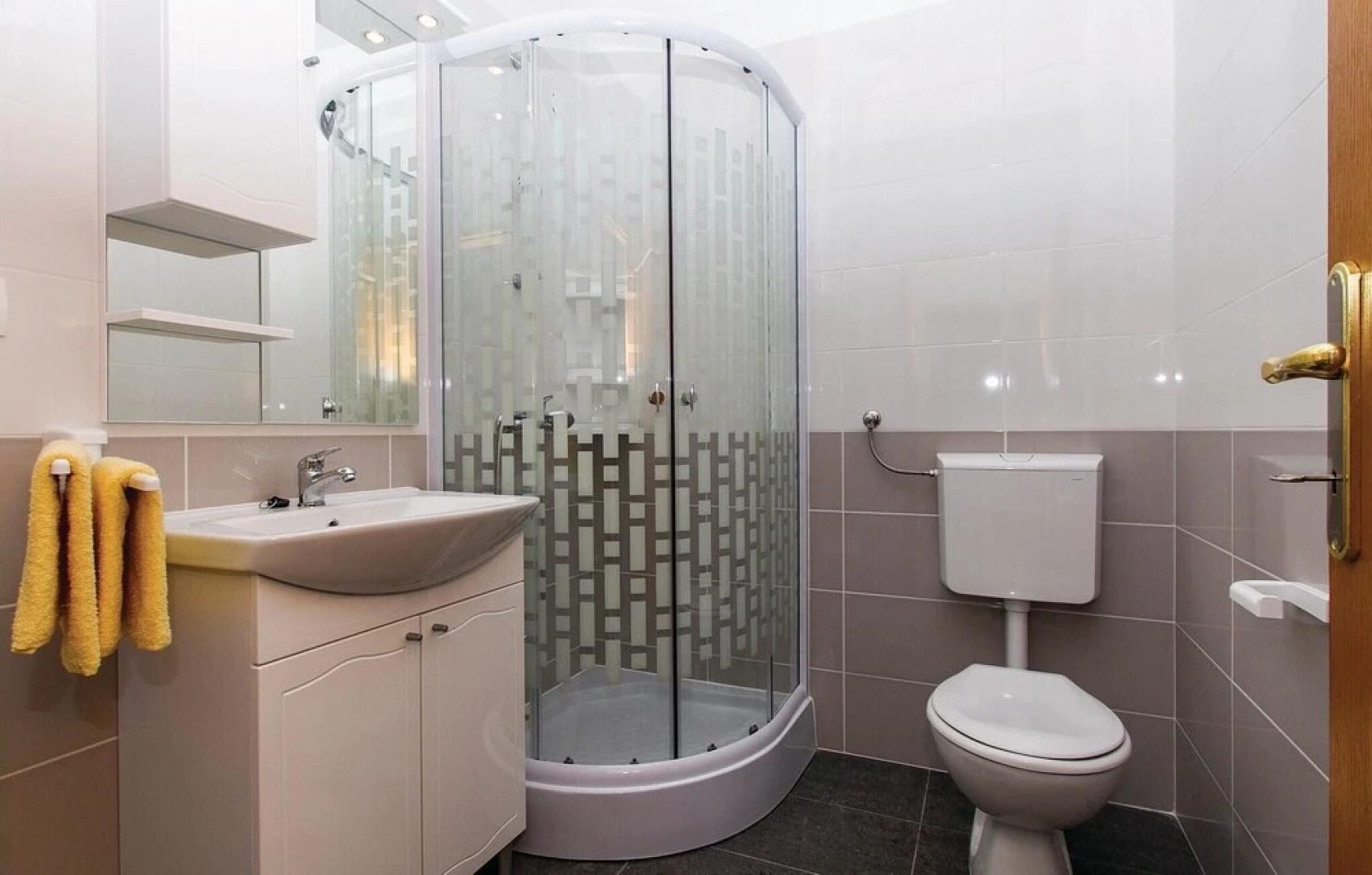 Beautiful Home in Nedescina With Wifi and 7 Bedrooms