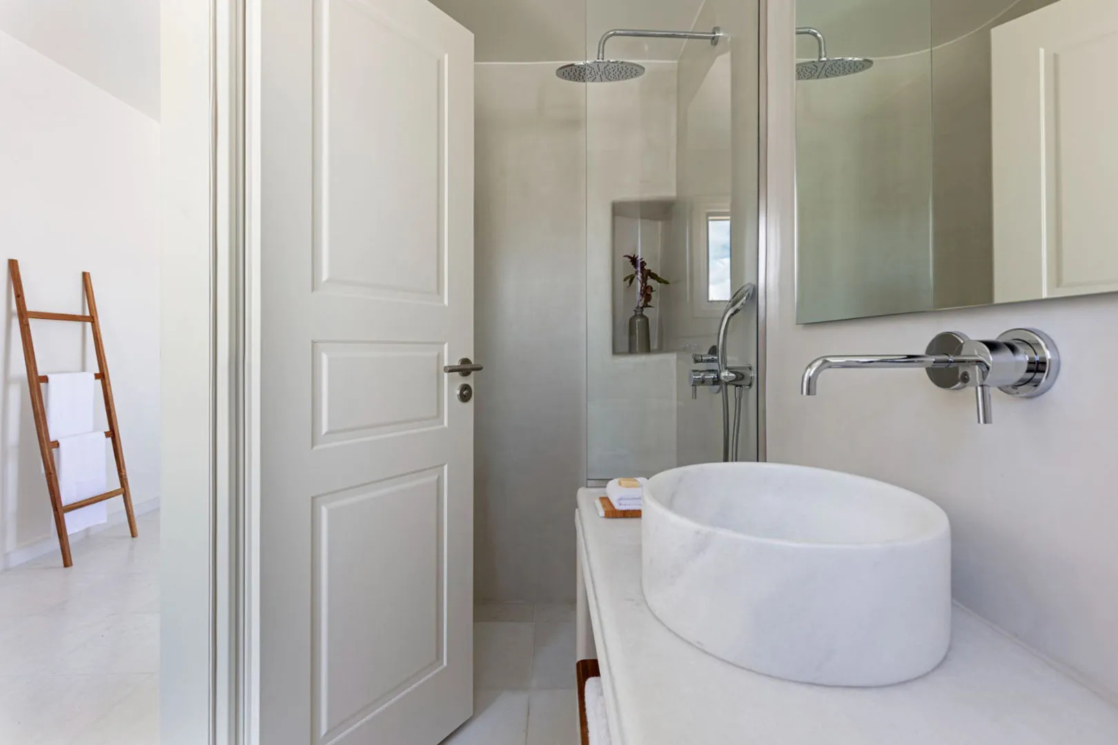 Ammothines Cycladic Suites