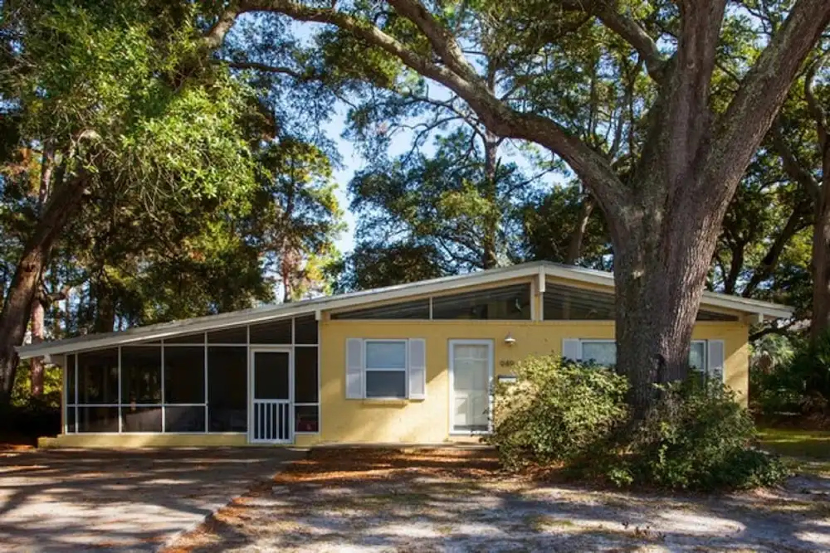 Mellow Yellow - 3 Br Home