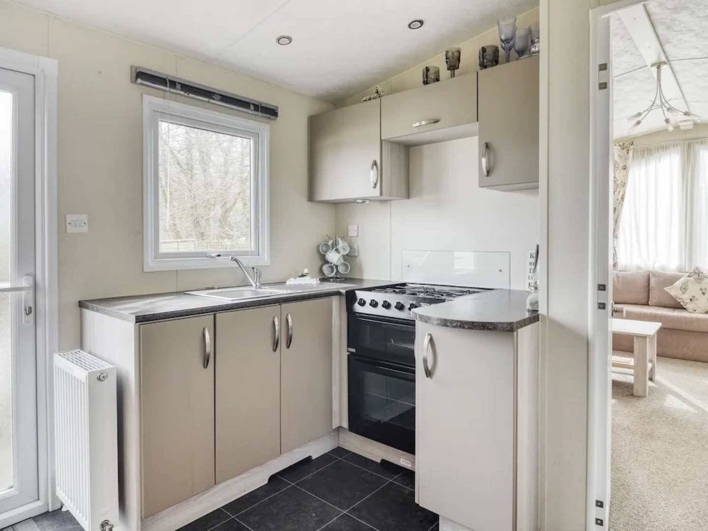 Simplistic Home in Hastings Near Alexandra Park