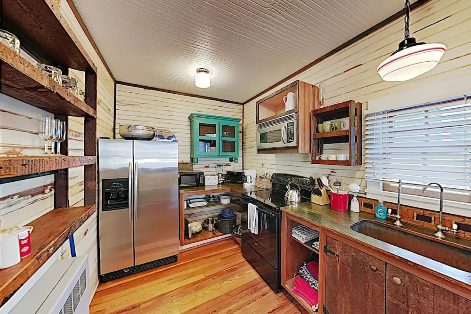 New Listing! Spacious Getaway Close To Acadia 3 Bedroom Home