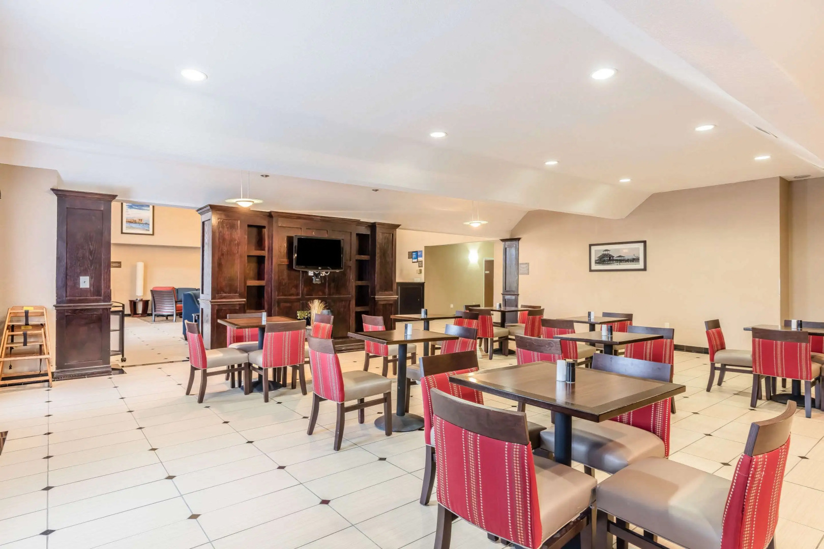 Comfort Inn & Suites Crystal Inn Sportsplex