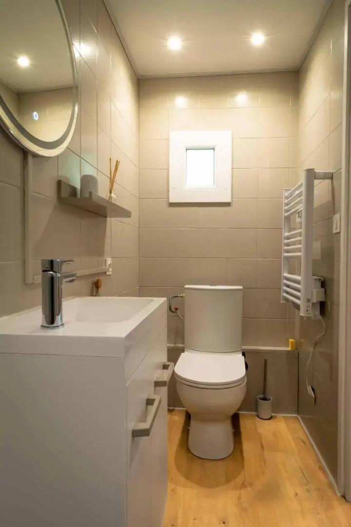 Le Petit Berdis (Adults Only)