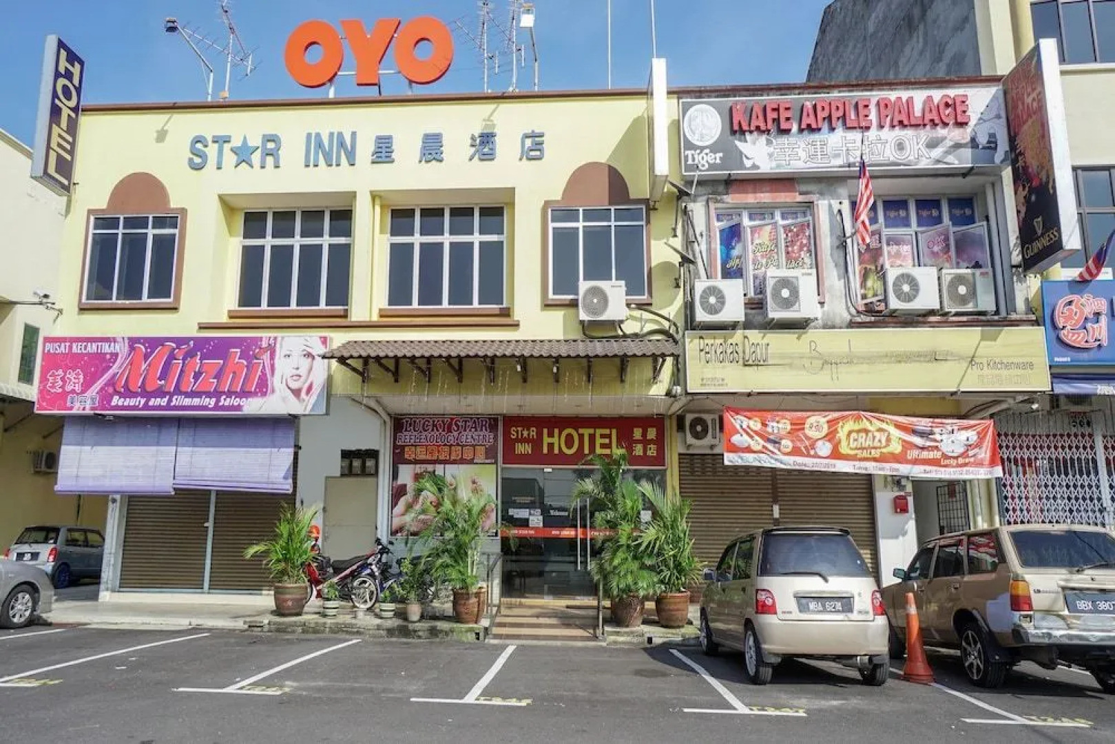 OYO 89330 Hotel Star Inn