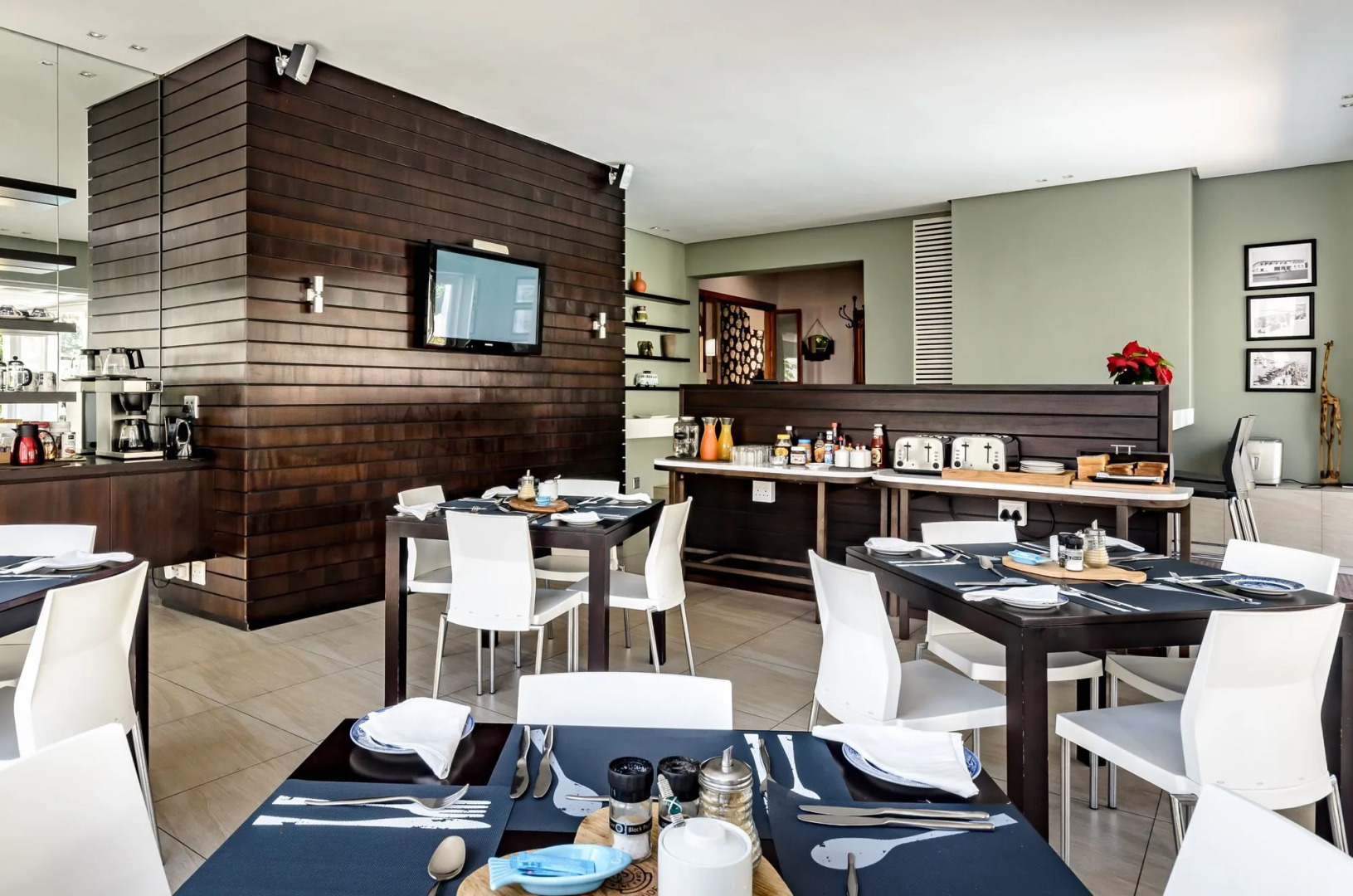 First Avenue Guesthouse