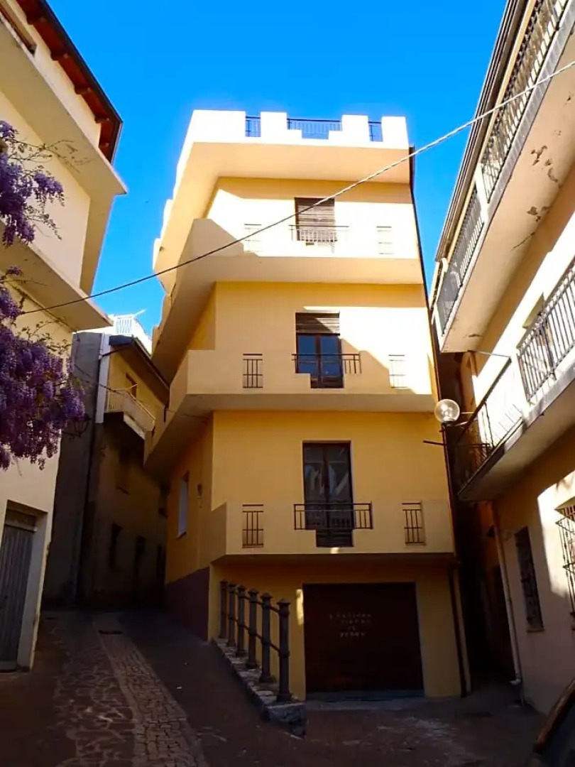 Nannai Climbing Home