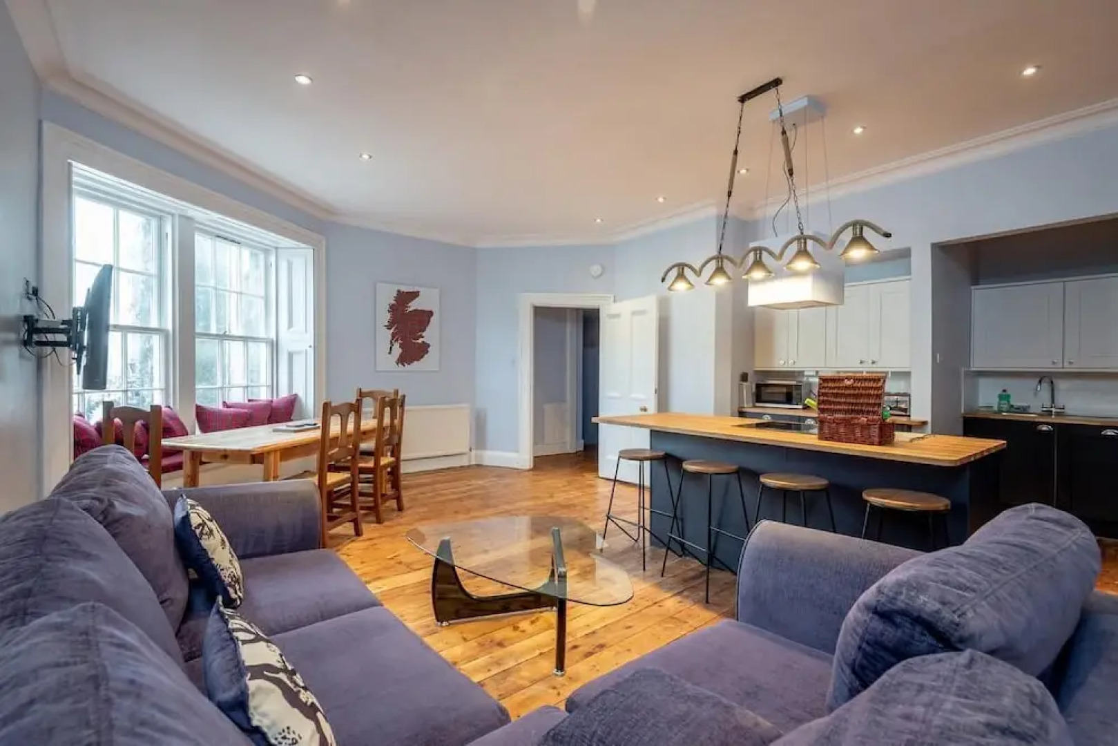 Market Street Apartment Sleeps 6