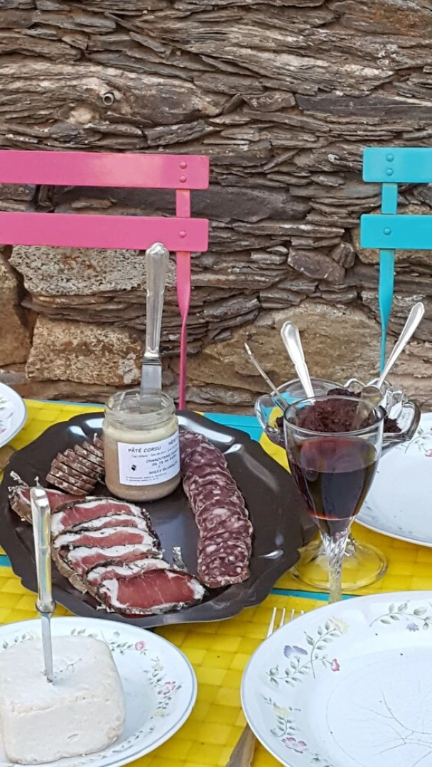 English Club in Corsica B&B in Porri