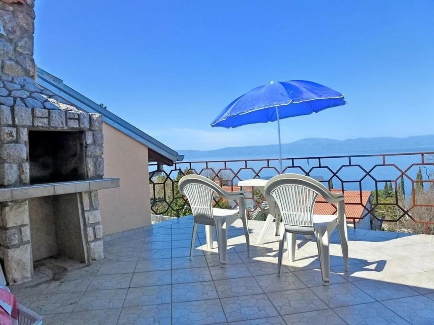 Ivona - Open Swimming Pool - A1