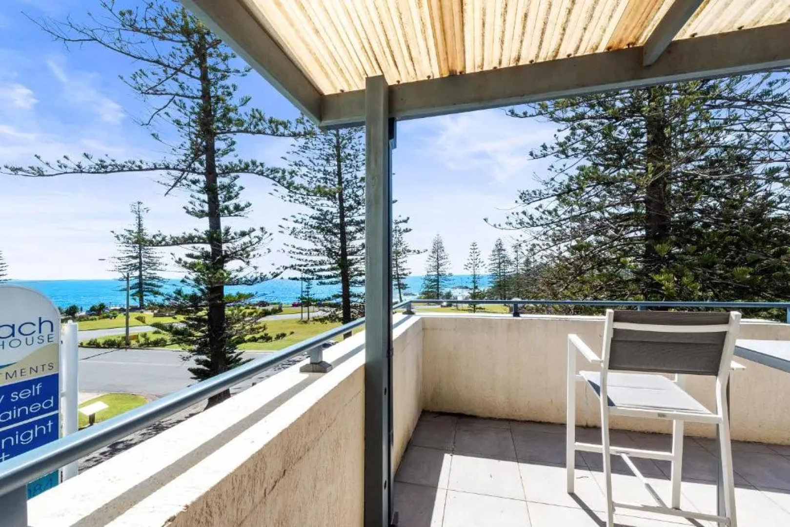 Beach House Holiday Apartments