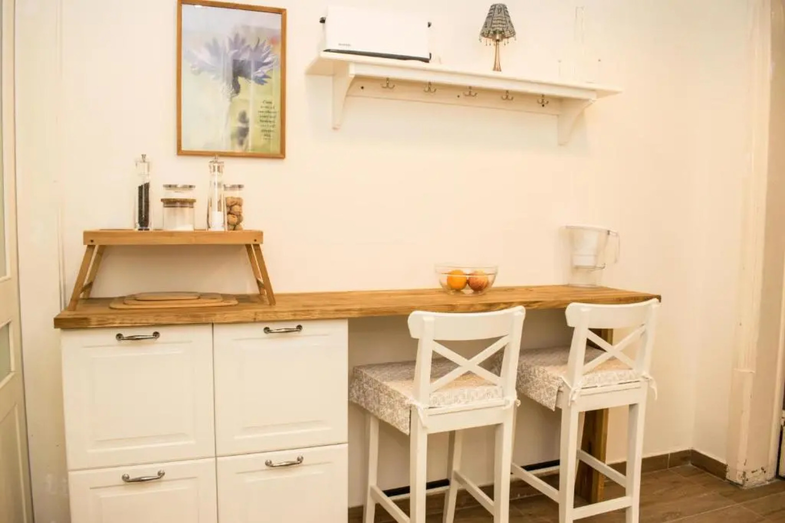 Vincenti Strait Street Suite