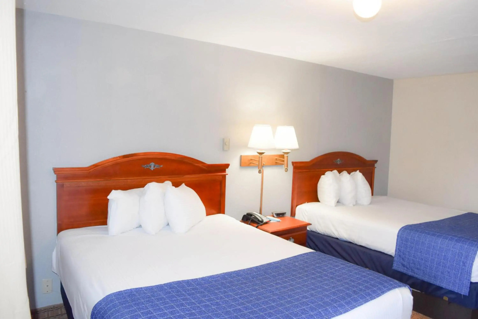 Knights Inn North Attleboro