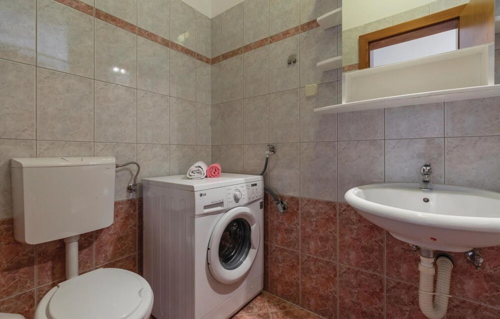 Awesome Home in Marcana with Hot Tub, Sauna & 6 Bedrooms