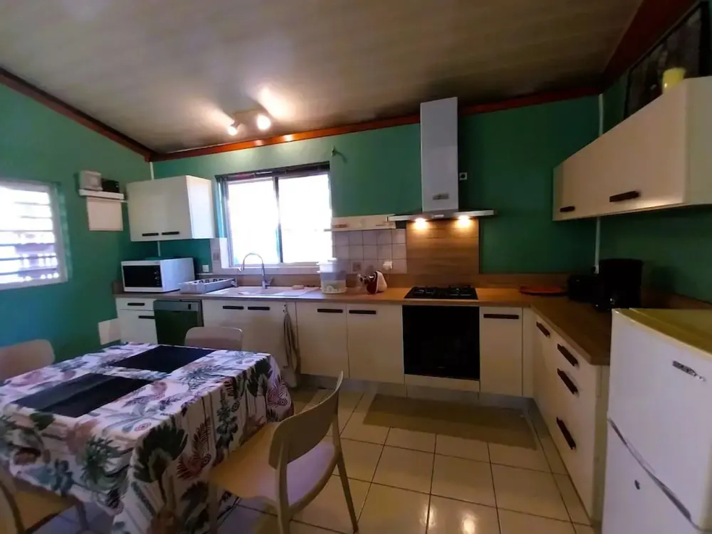 Tahiti - Vaitupa House