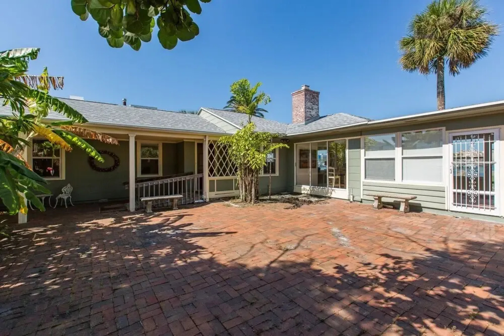 Treasured Times Beach House 3 Bedroom Home by RedAwning, Clearwater Beach