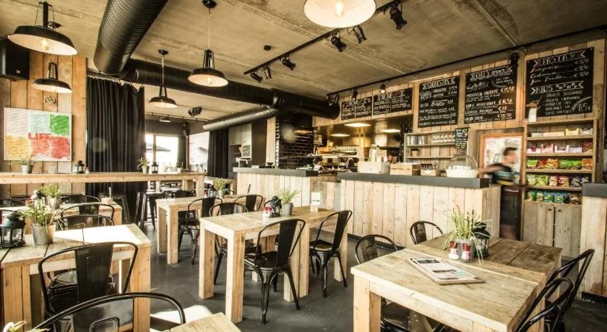 Lakeside Paradise Sleep Inn Hostel