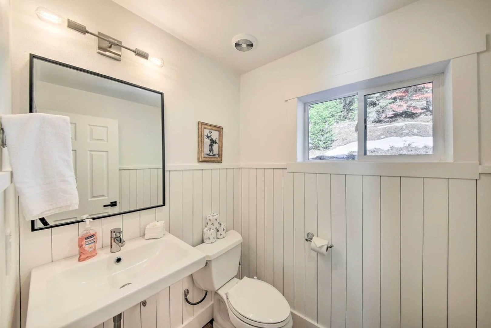 Sagle Family Getaway < 1 Mi to River & Beach