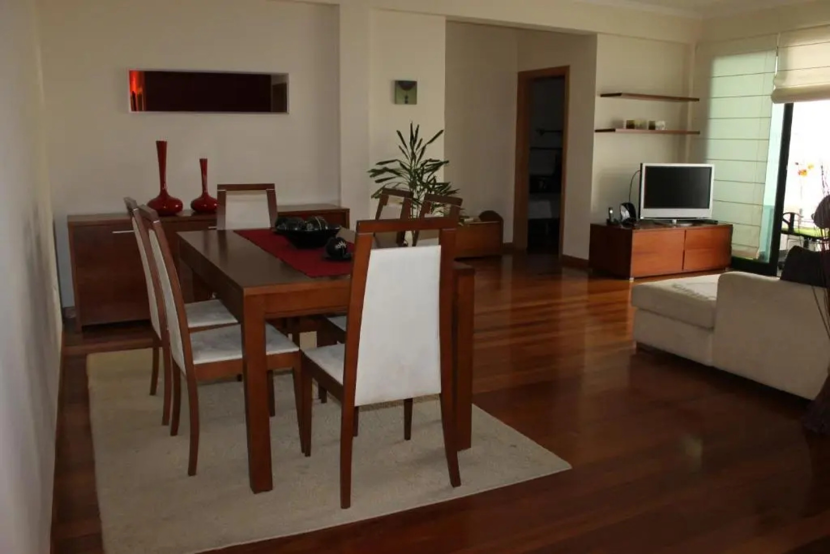 Cozy and Bright Apartment