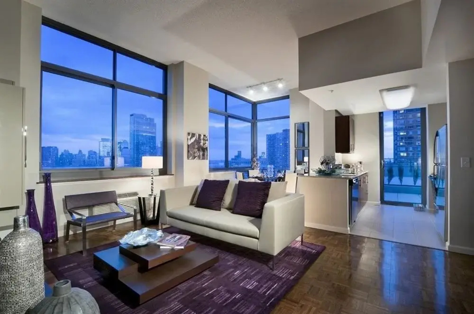 The Mcqueen - Self-Catered Apartment