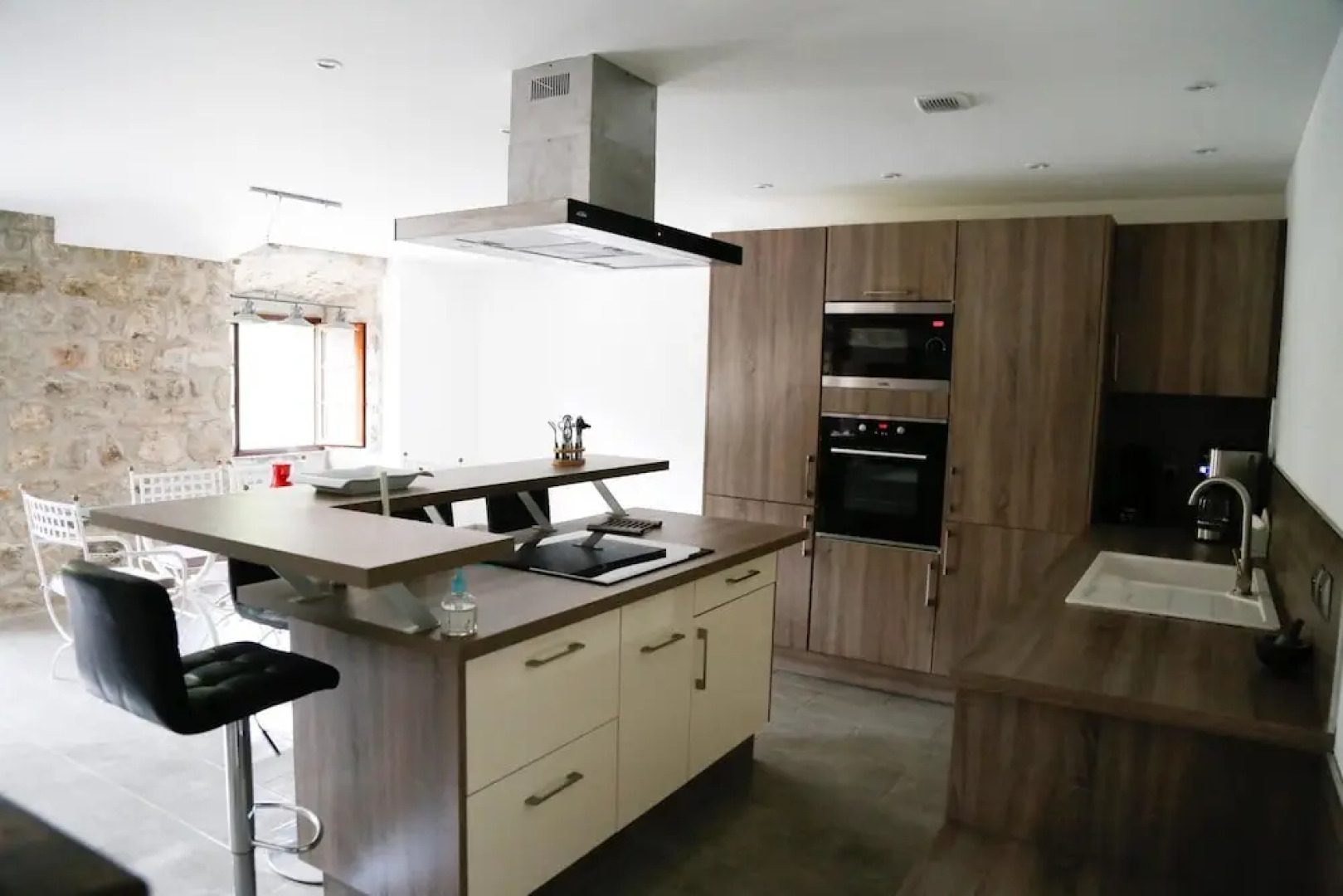 House With 3 Bedrooms in Usclades-et-rieutord, With Wonderful Lake Vie