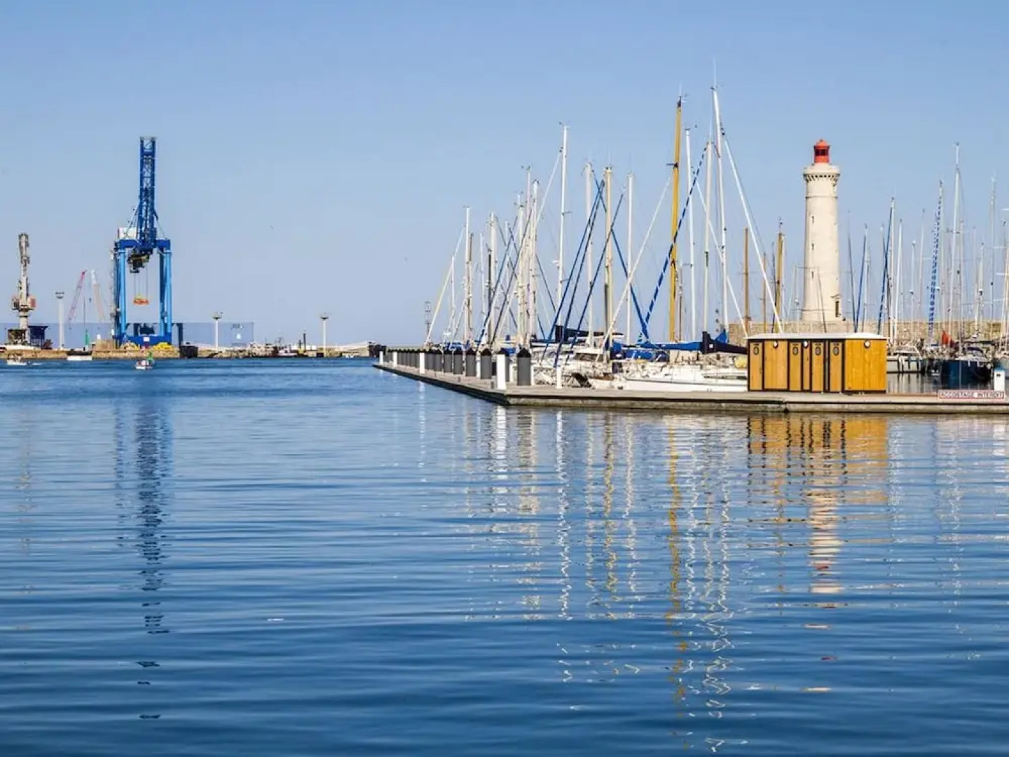 Apartment With 2 Bedrooms in Sète, With Enclosed Garden and Wifi - 400