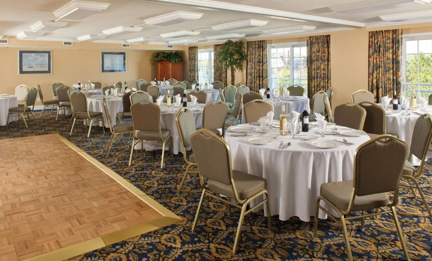 La Mer Beachfront Resort