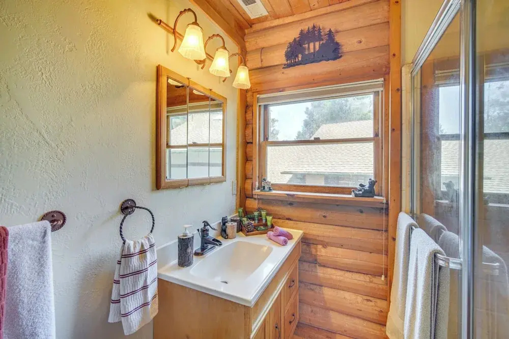 Crestline Area Vacation Rental Cabin w/ Decks!