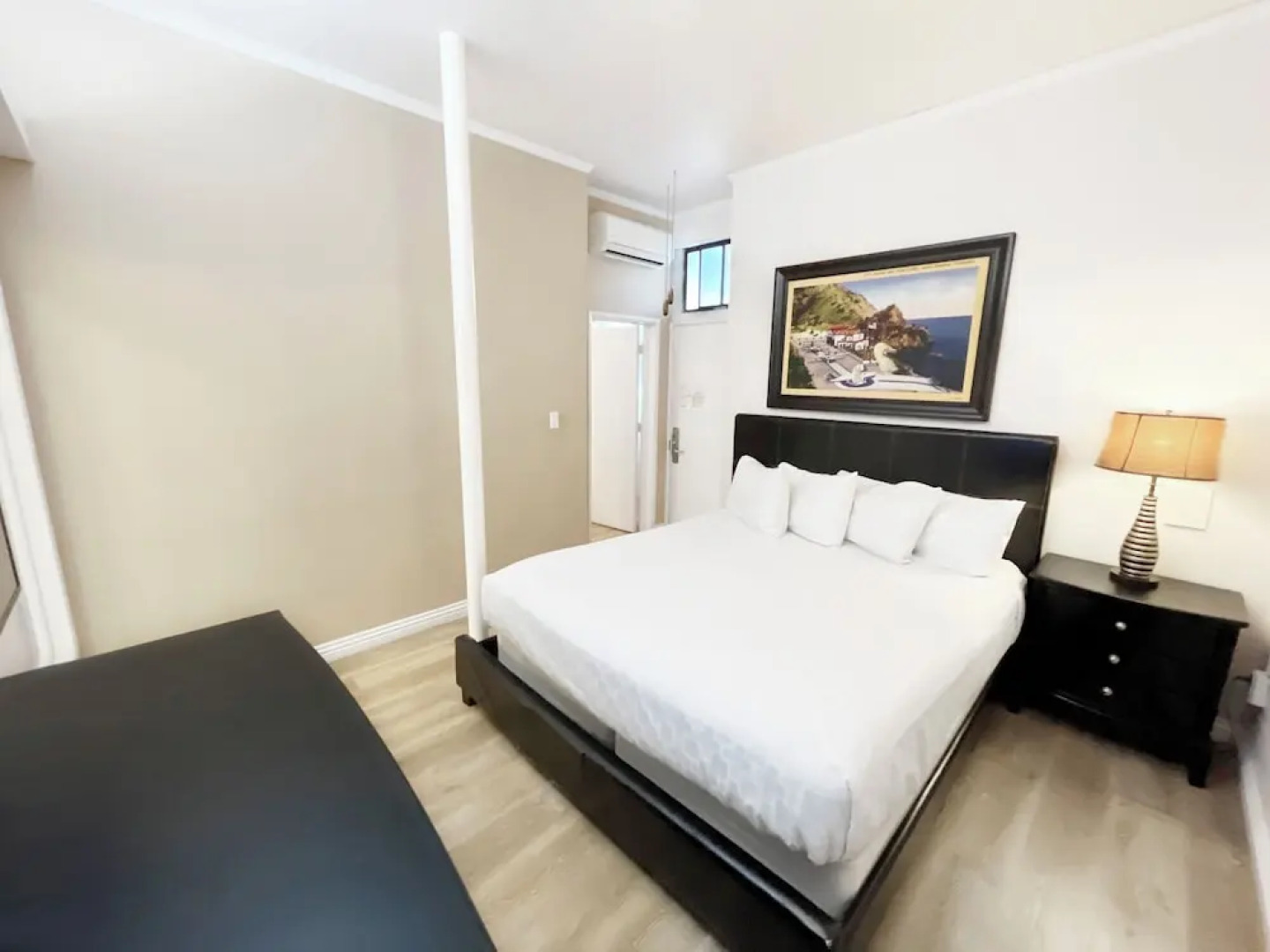 Catalina Courtyard Suites