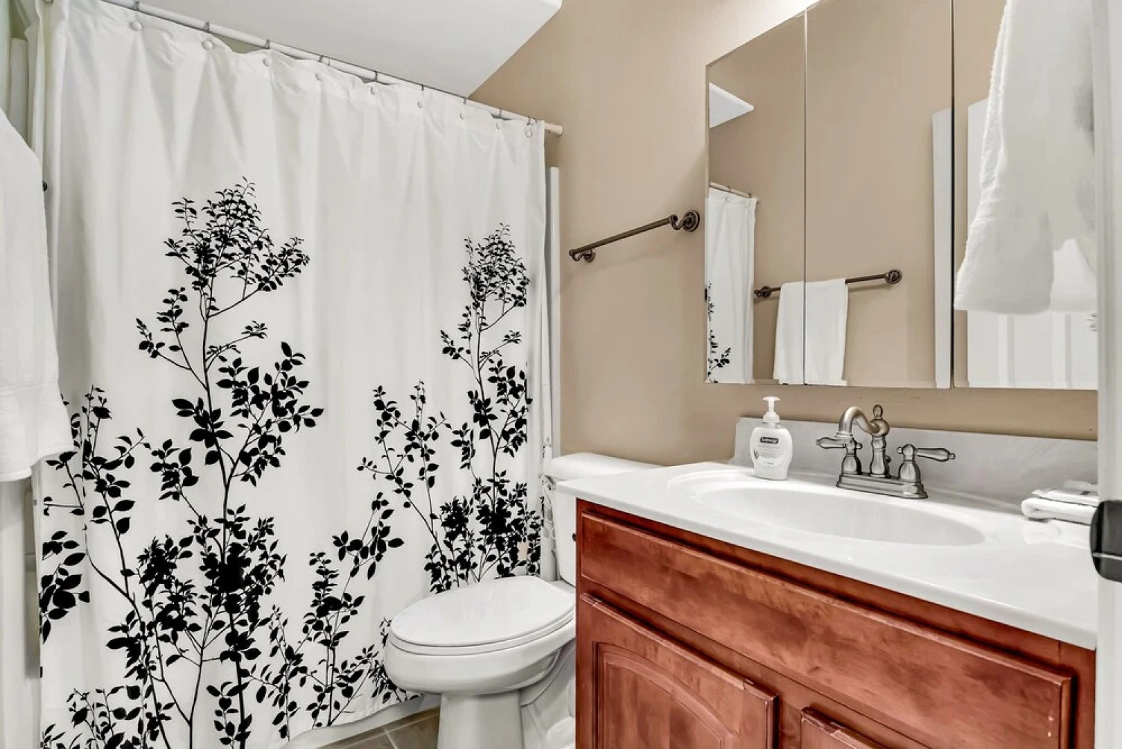 Tranquil Retreat Condo by Redawning