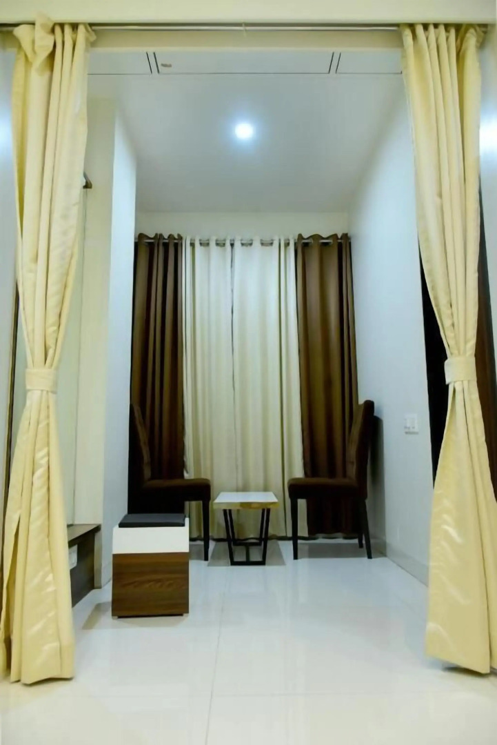 Hotel Pushpak Satara