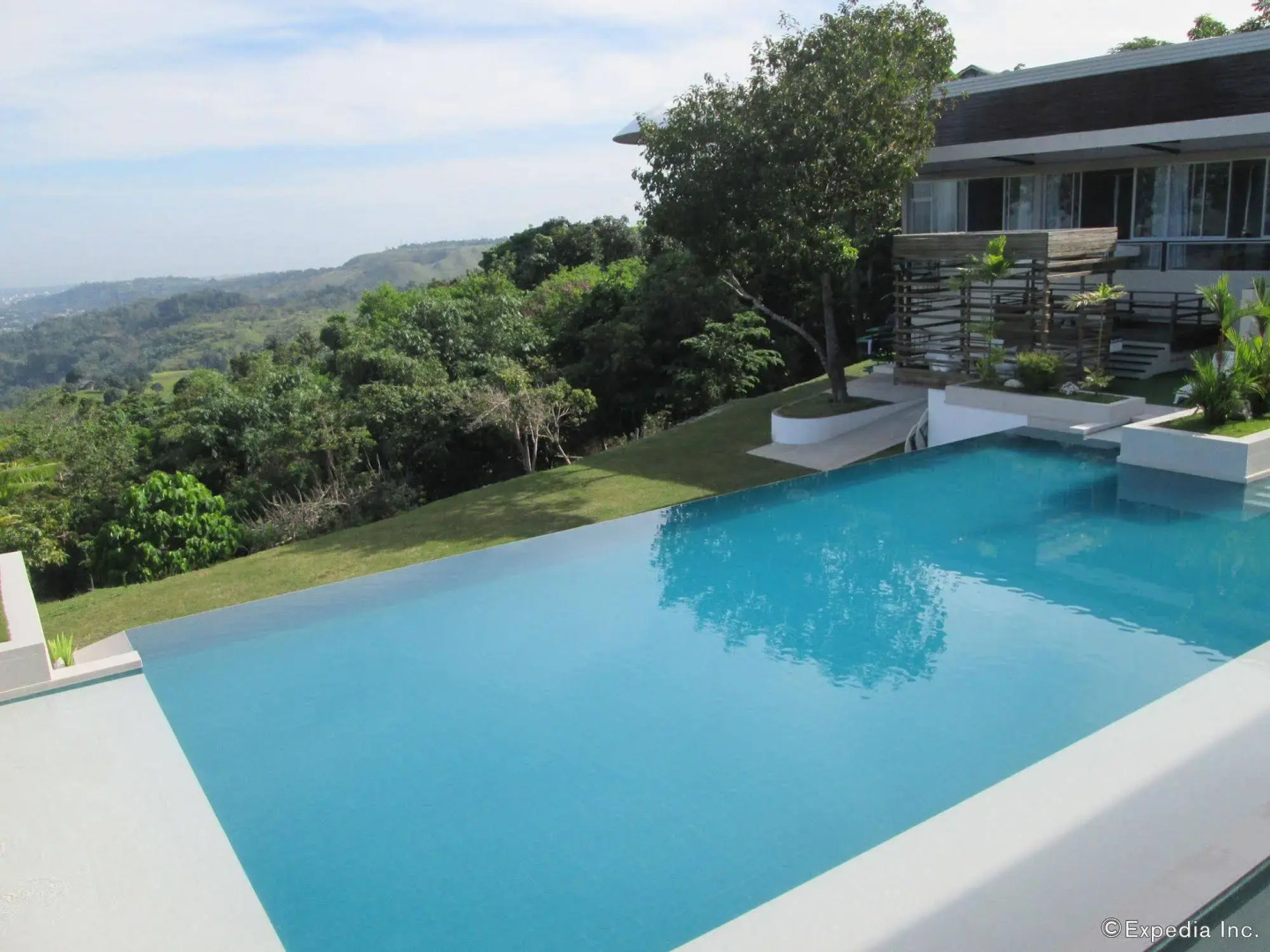 Ultra Winds Mountain Resort