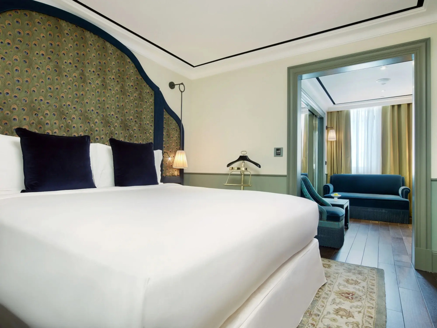 Maxwell Reserve Singapore, Autograph Collection