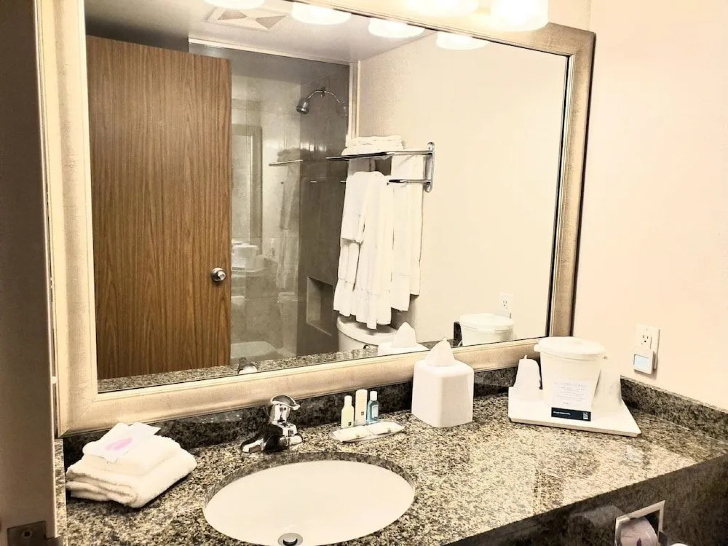 Quality Inn & Suites Riverfront Oswego