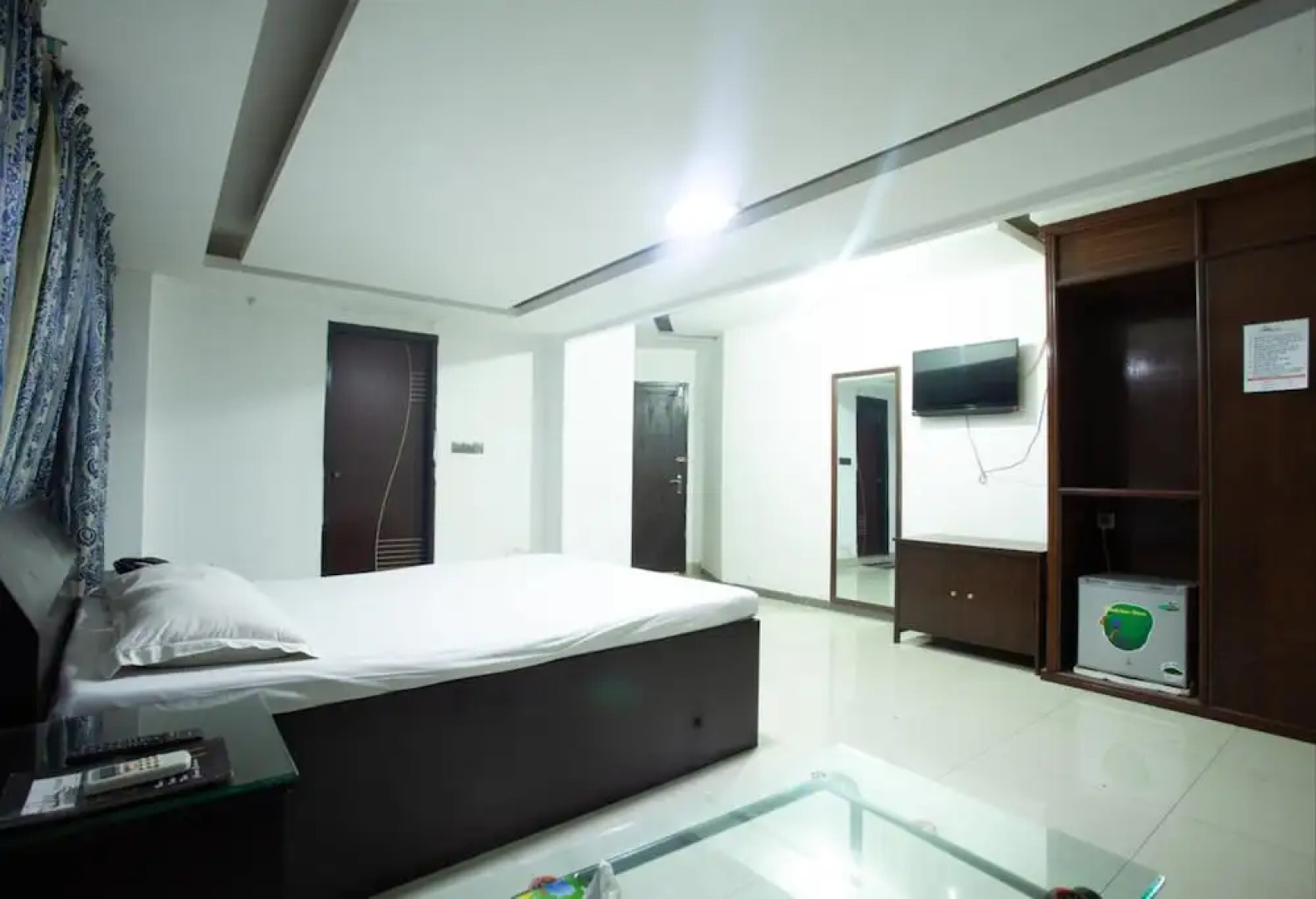 Rax Hotel and Restaurant