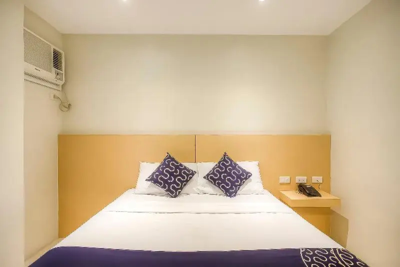 Capital O 827 Speciale Hotel - Vaccinated Staff