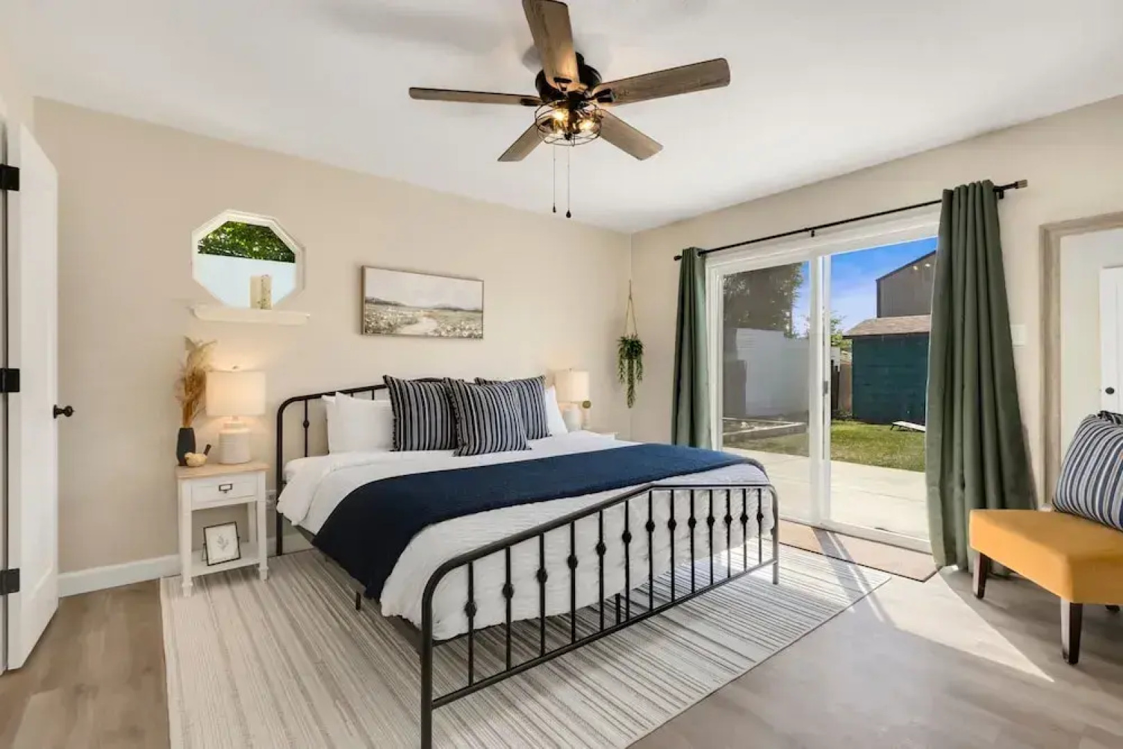 Downtown Windsor Home With Hot Tub & Pool Table