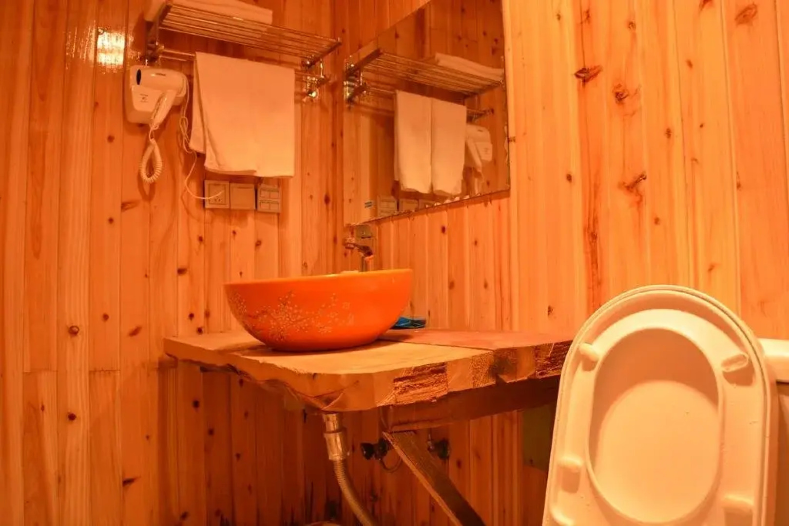 Shangri La Gold Year Youth Hostel