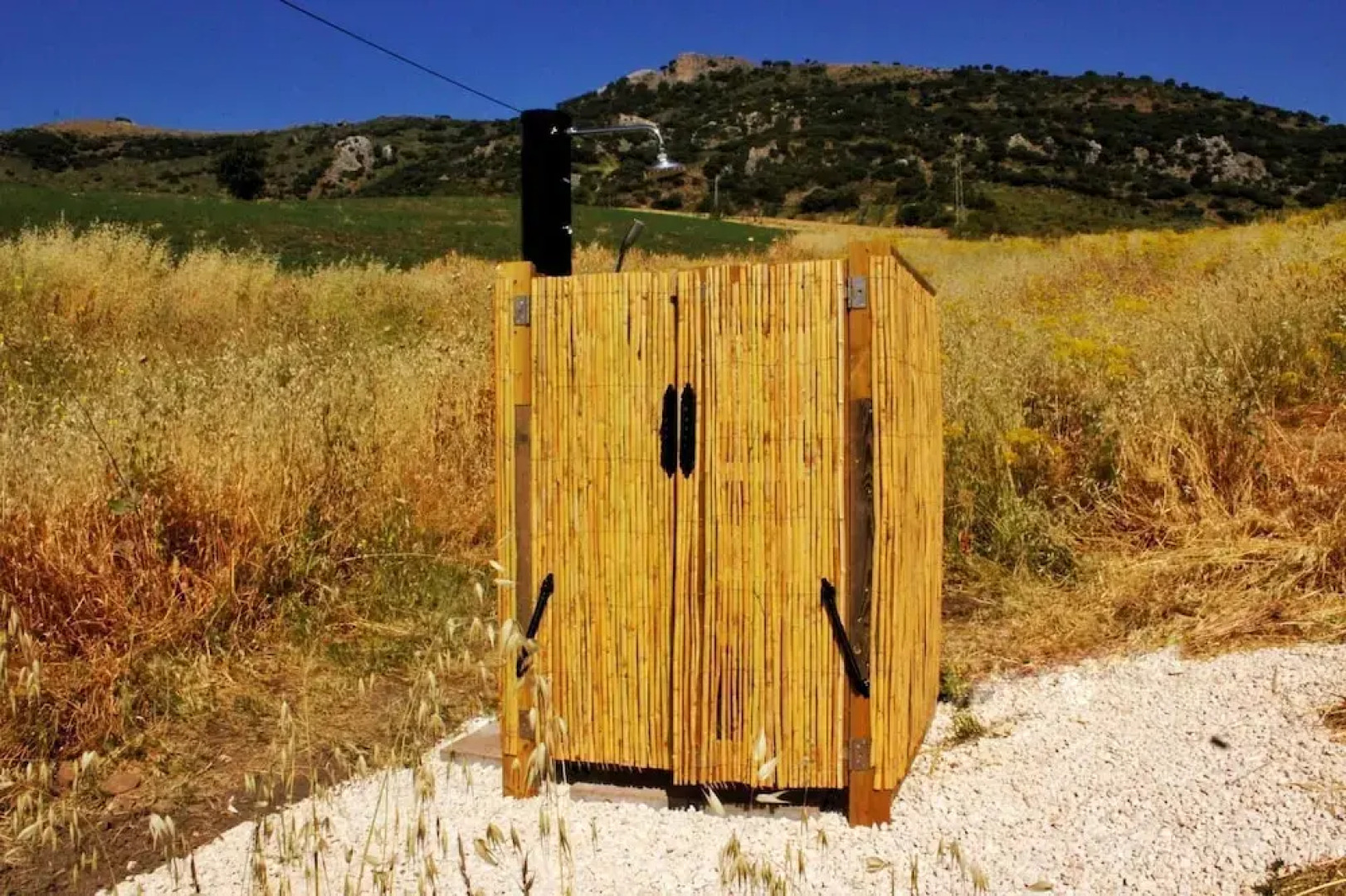 Nature Lovers Escape on an Eco-friendly Vineyard
