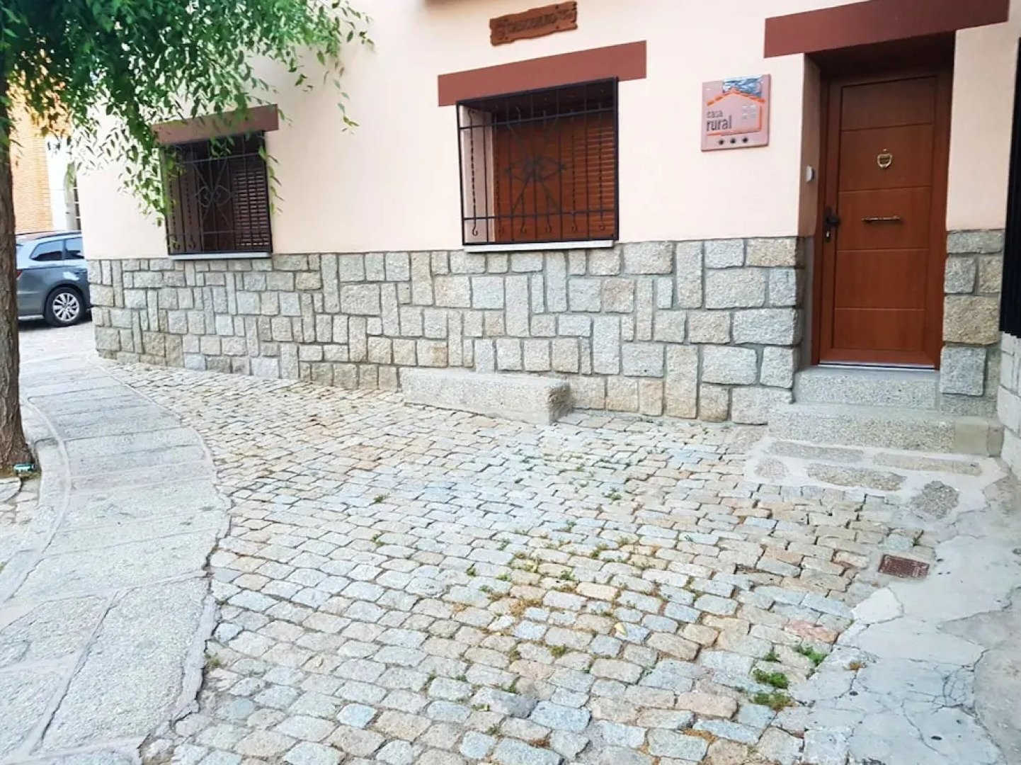 House With 6 Bedrooms in San Bartolomé de Pinares, With Wonderful City View, Furnished Terrace and Wifi - 70 km From the Slopes