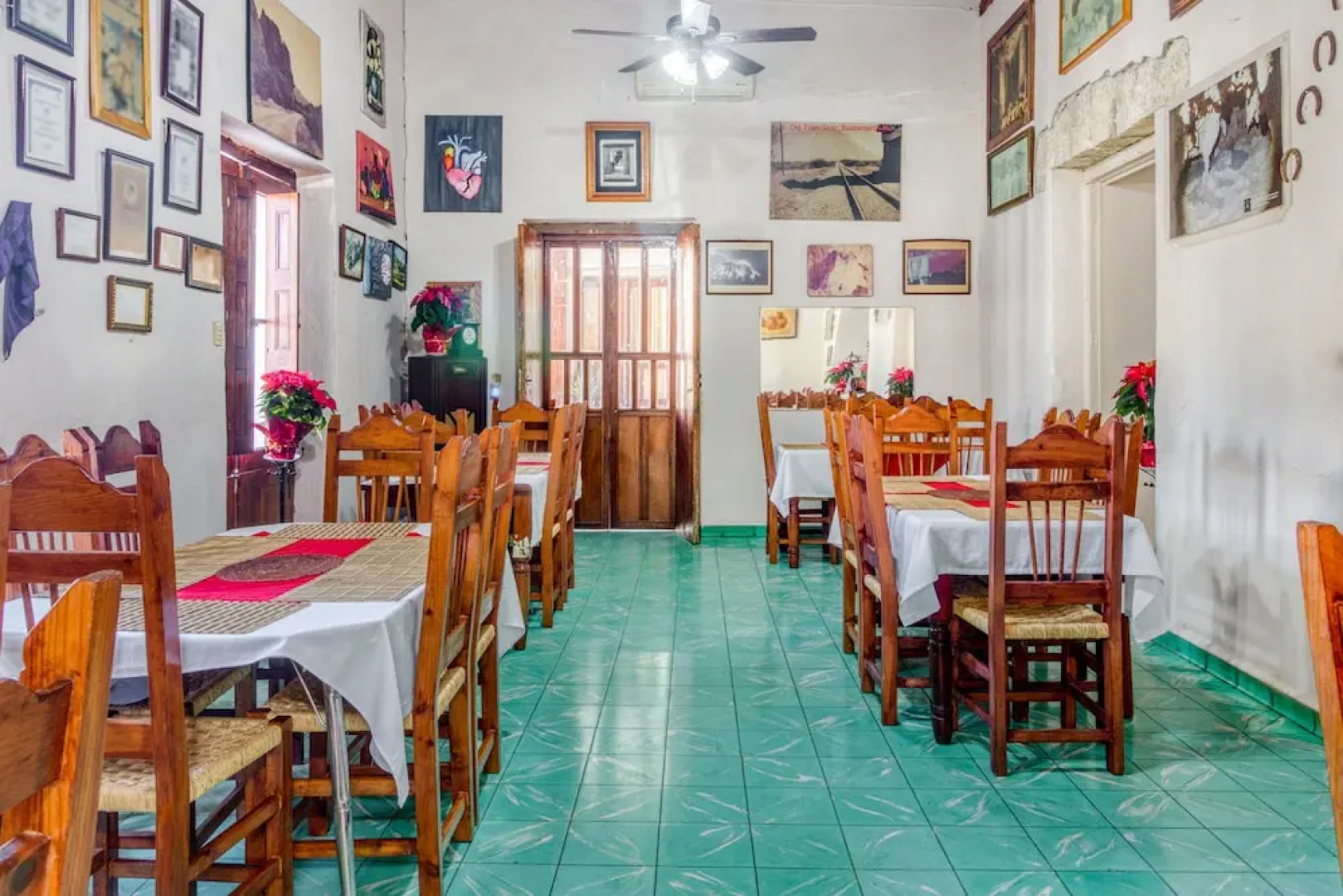 Oyo Restaurante Y Hotel Ancira