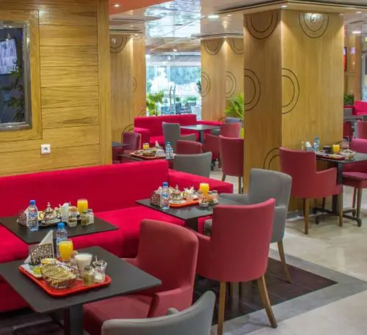 Hotel Hadaik Ain Asserdoune